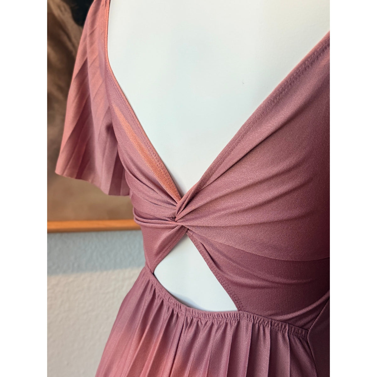 0096 ASOS DESIGN Pink pleated maxi dress with puffy sleeves US 4