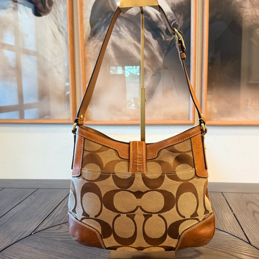 Coach Canvas Hamptons Signature Tricolor Clip Hobo Medium