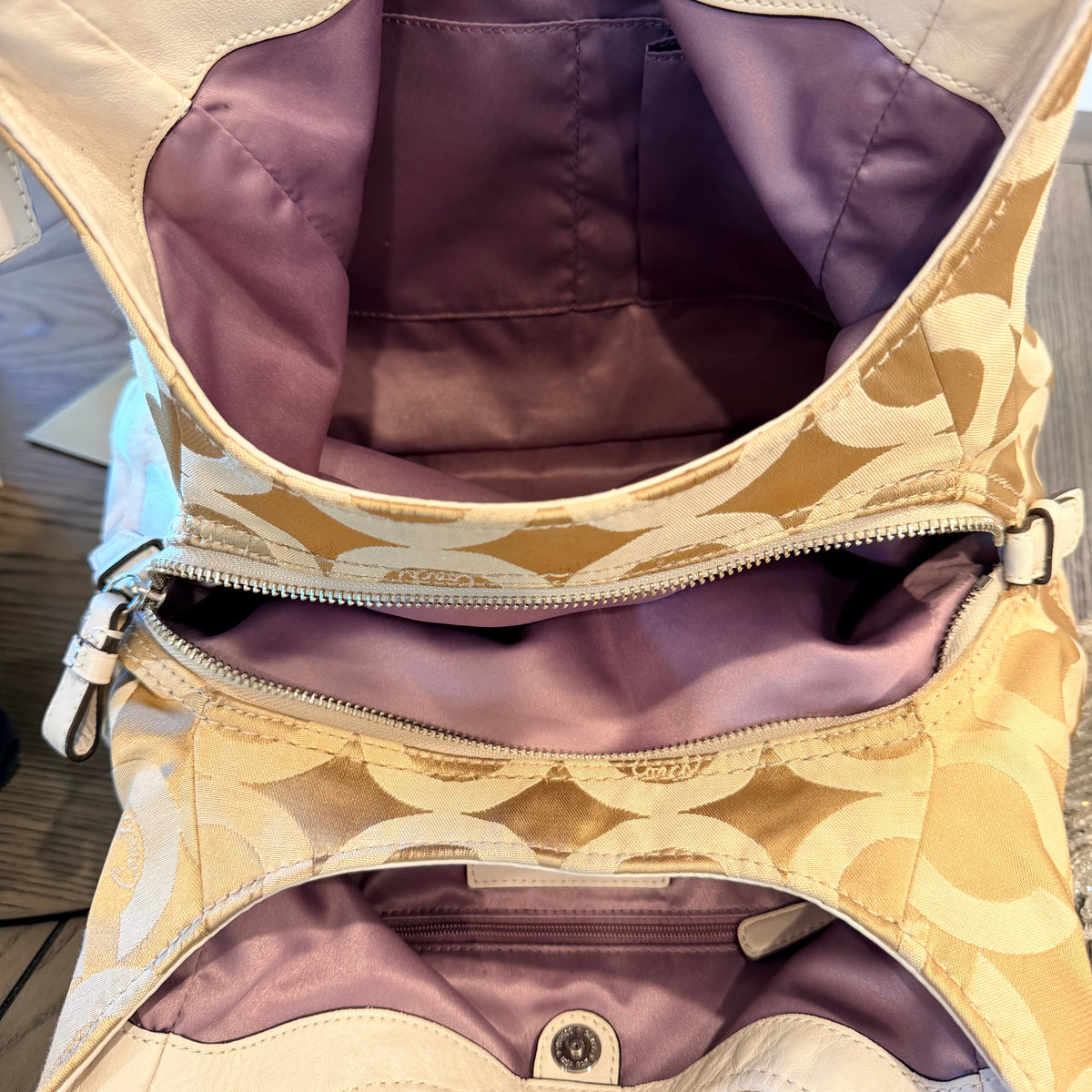 Coach Canvas Hamptons Signature Tricolor Clip Hobo Medium