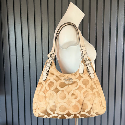 Coach Canvas Hamptons Signature Tricolor Clip Hobo Medium